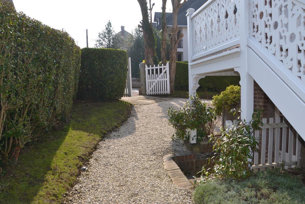 Guesthouse La Mascotte Villers-sur-Mer Exterior foto